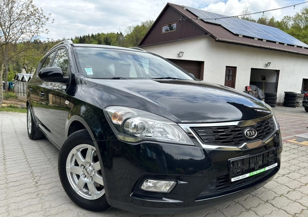 Kia Ceed cena 17900 przebieg: 217000, rok produkcji 2010 z Strzyżów małe 596